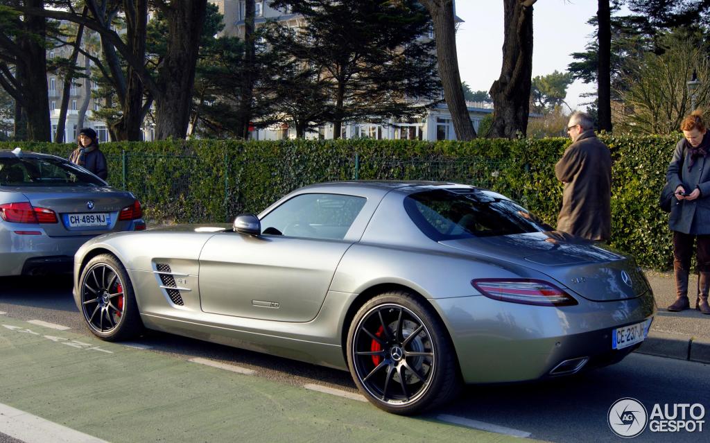 Mercedes-Benz SLS AMG