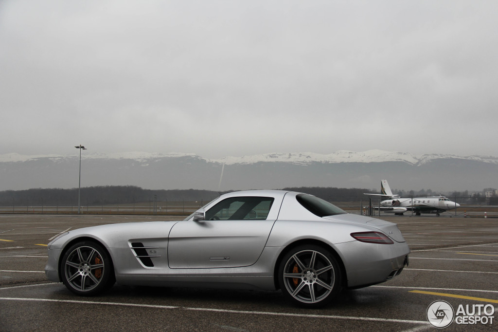 Mercedes-Benz SLS AMG