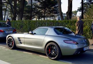 Mercedes-Benz SLS AMG