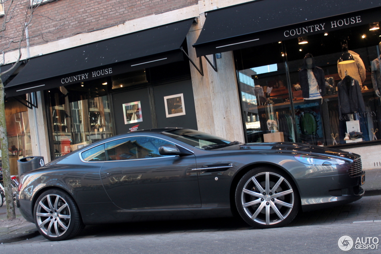 Aston Martin DB9