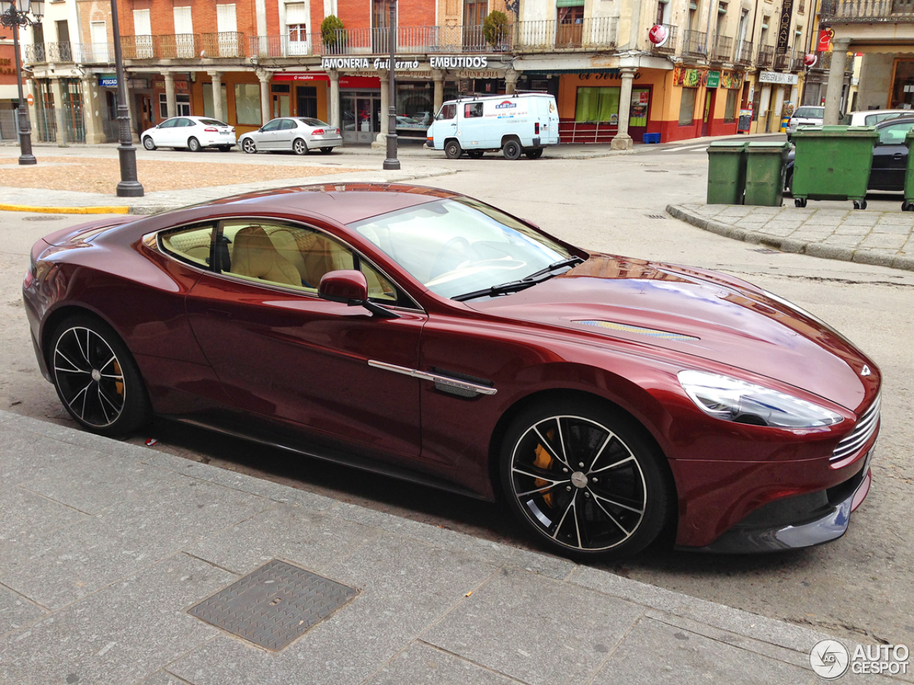 Aston Martin Vanquish 2013