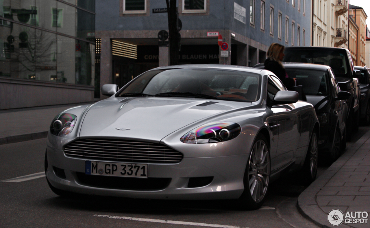 Aston Martin DB9