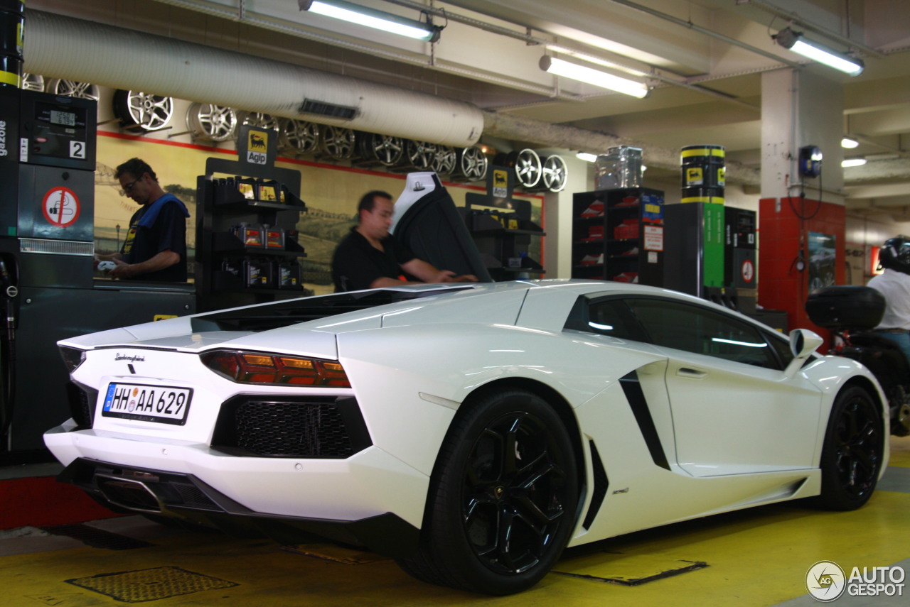 Lamborghini Aventador LP700-4