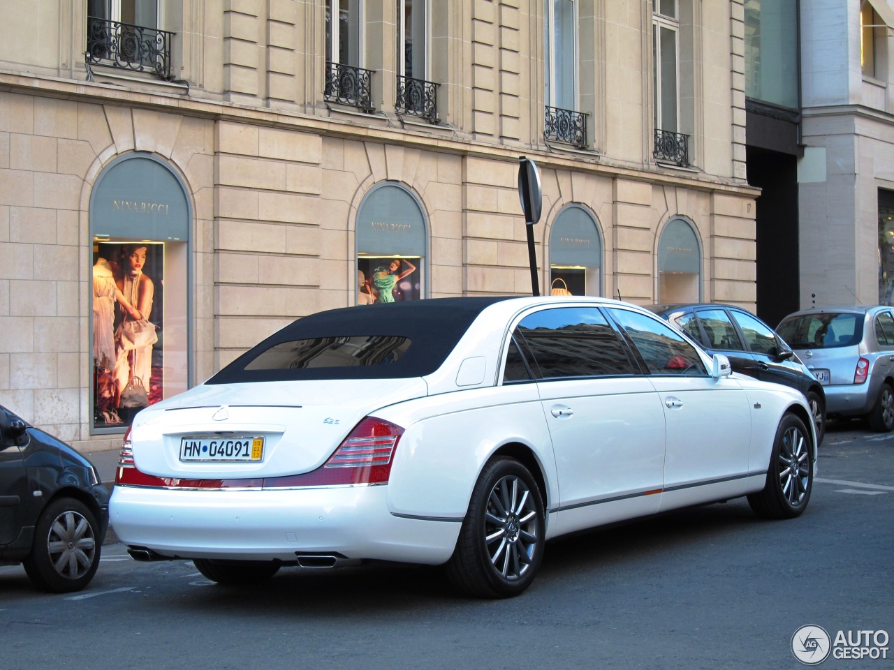 Maybach 62 S Landaulet 2011