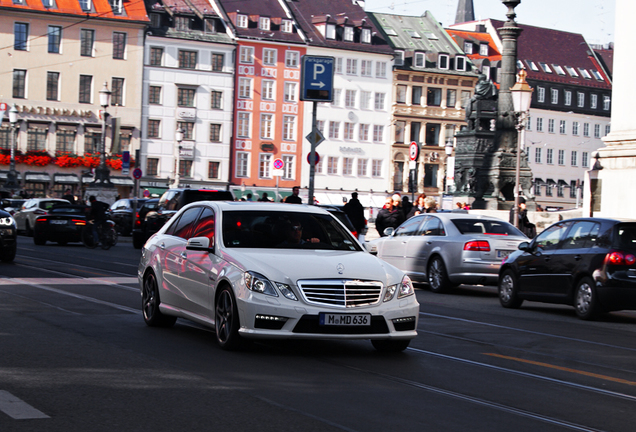 Mercedes-Benz E 63 AMG W212 V8 Biturbo