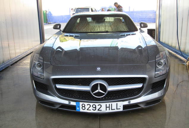 Mercedes-Benz SLS AMG