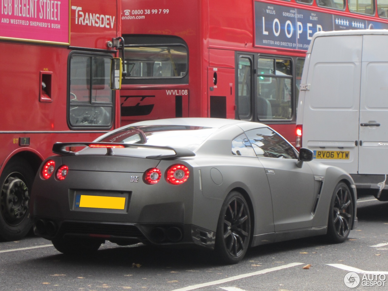 Nissan GT-R 2011