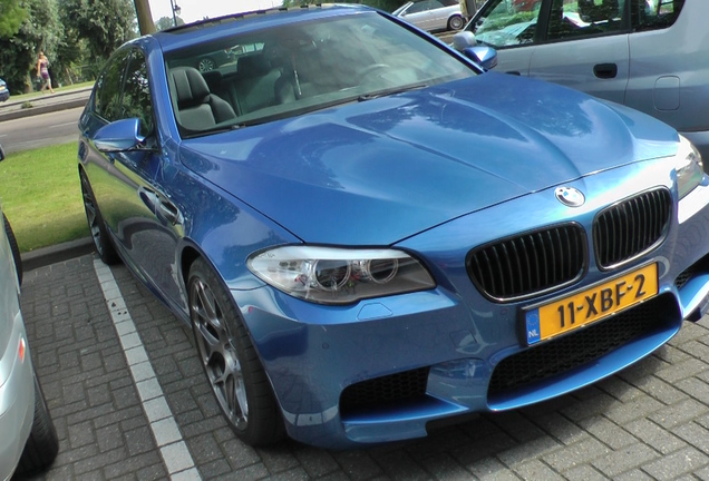 BMW M5 F10 2011