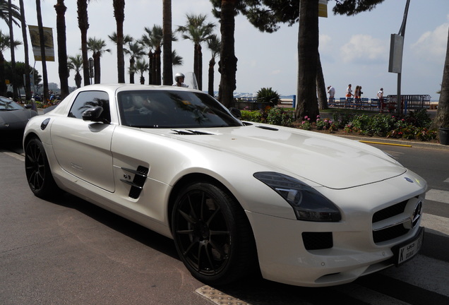 Mercedes-Benz SLS AMG