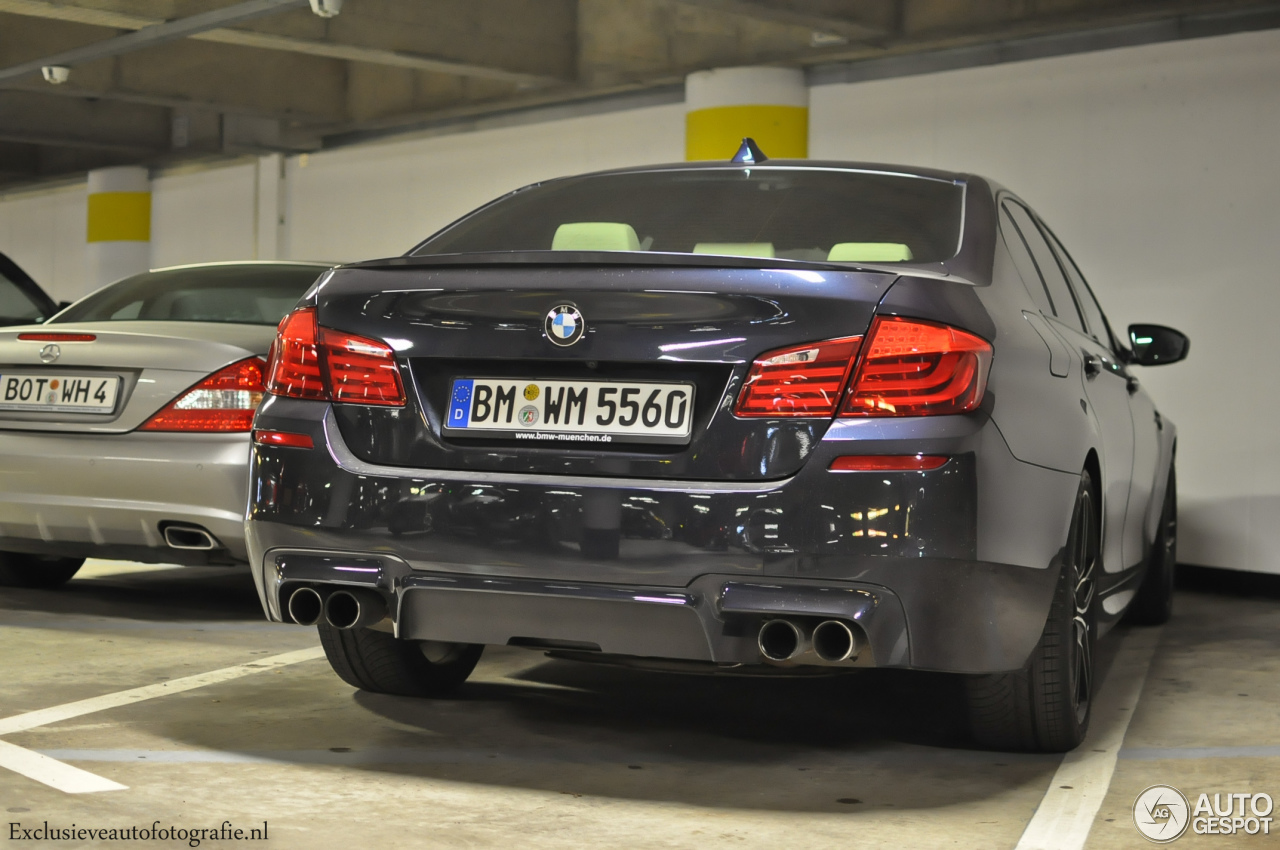 BMW M5 F10 2011