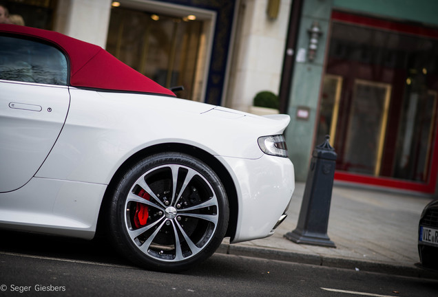 Aston Martin V12 Vantage Roadster