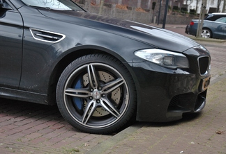 BMW M5 F10 2011