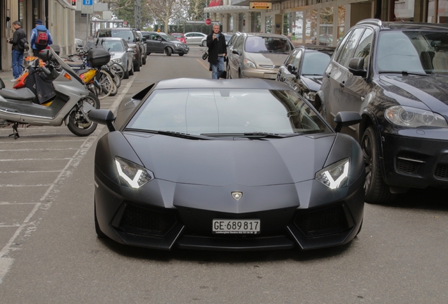 Lamborghini Aventador LP700-4