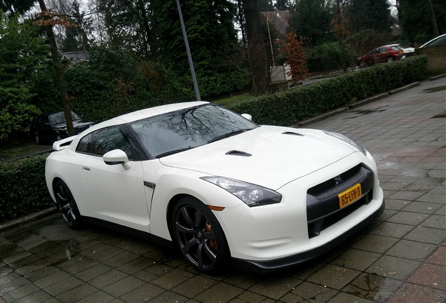 Nissan GT-R