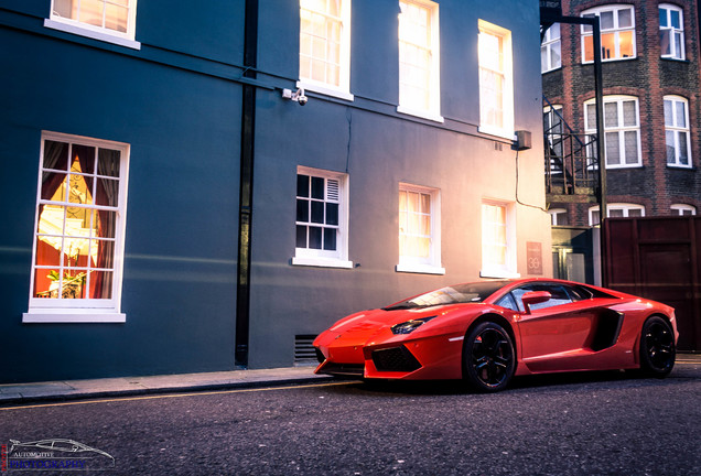 Lamborghini Aventador LP700-4