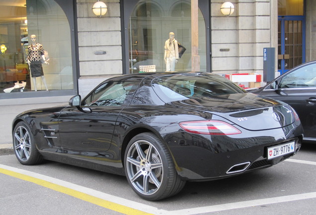 Mercedes-Benz SLS AMG