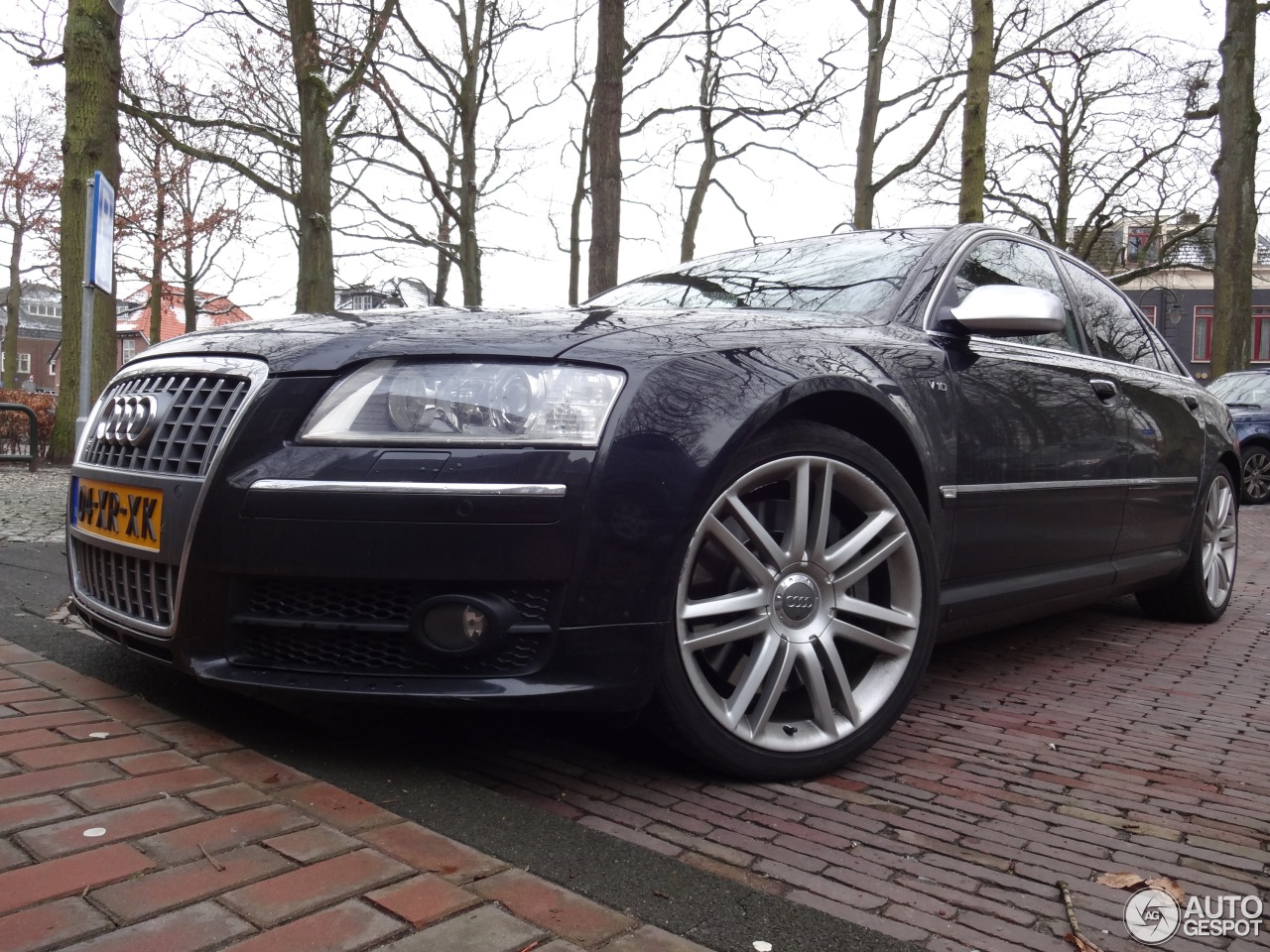 Audi S8 D3