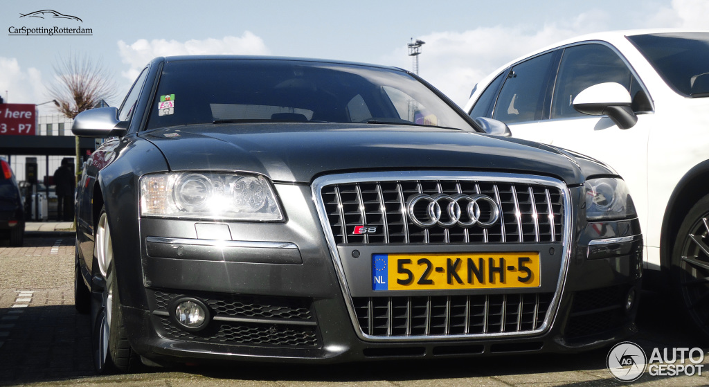 Audi S8 D3