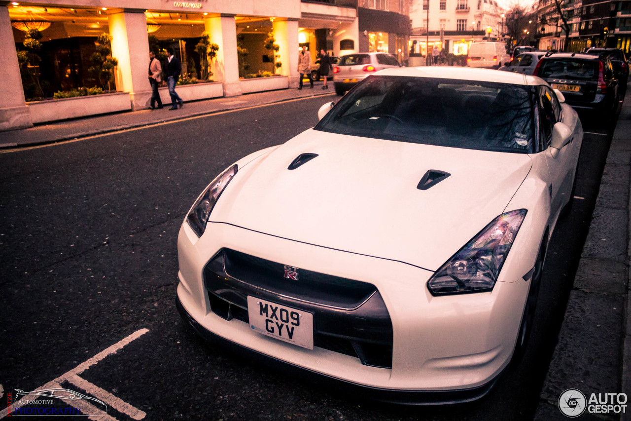 Nissan GT-R