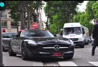 Mercedes-Benz SLS AMG Roadster