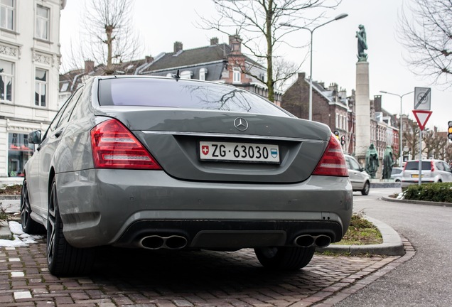 Mercedes-Benz S 65 AMG V221 2010