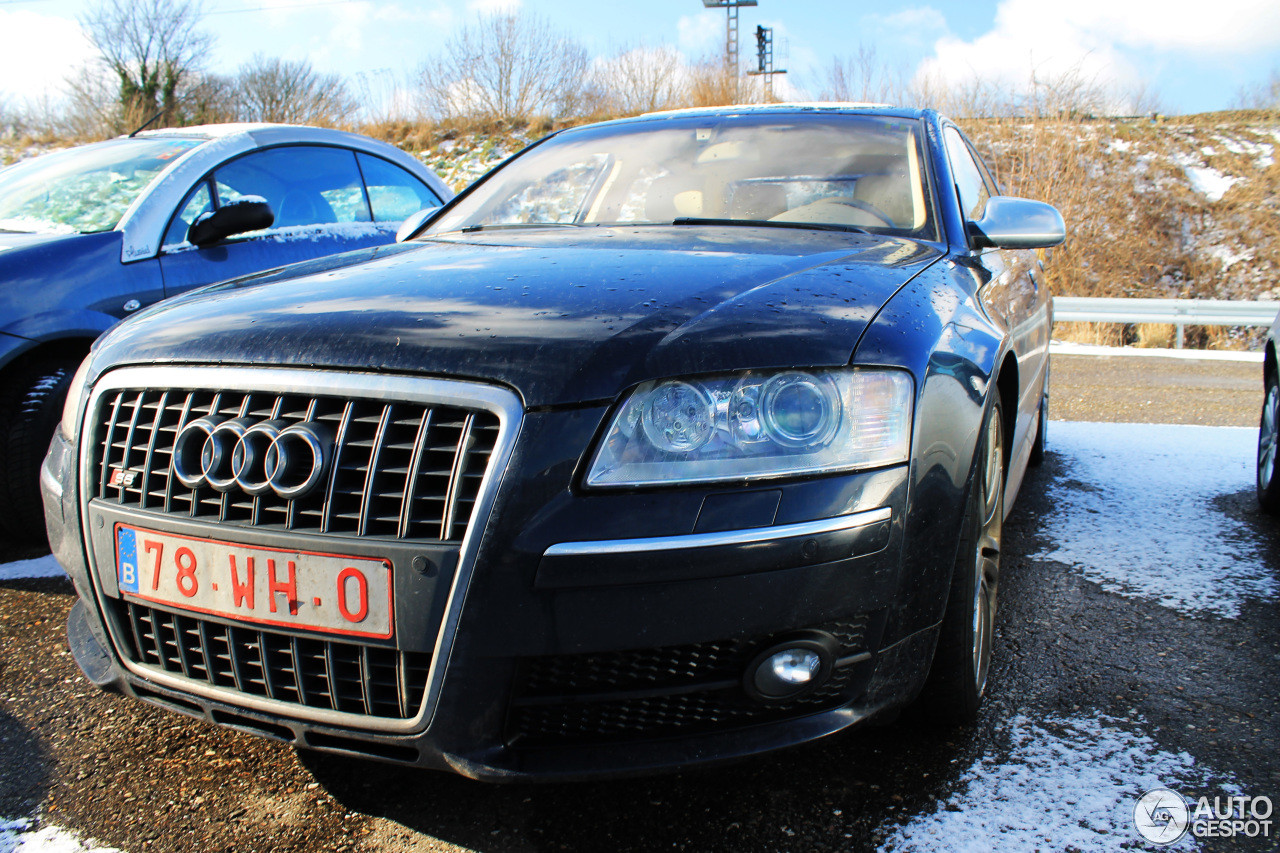 Audi S8 D3