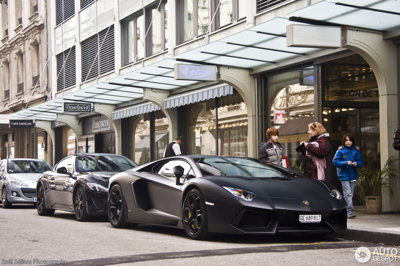 Lamborghini Aventador LP700-4