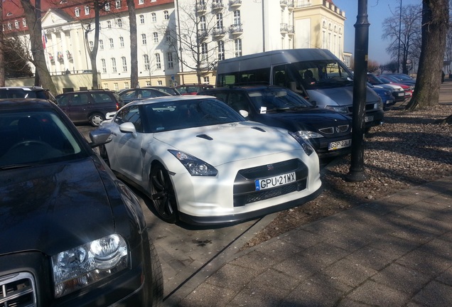 Nissan GT-R