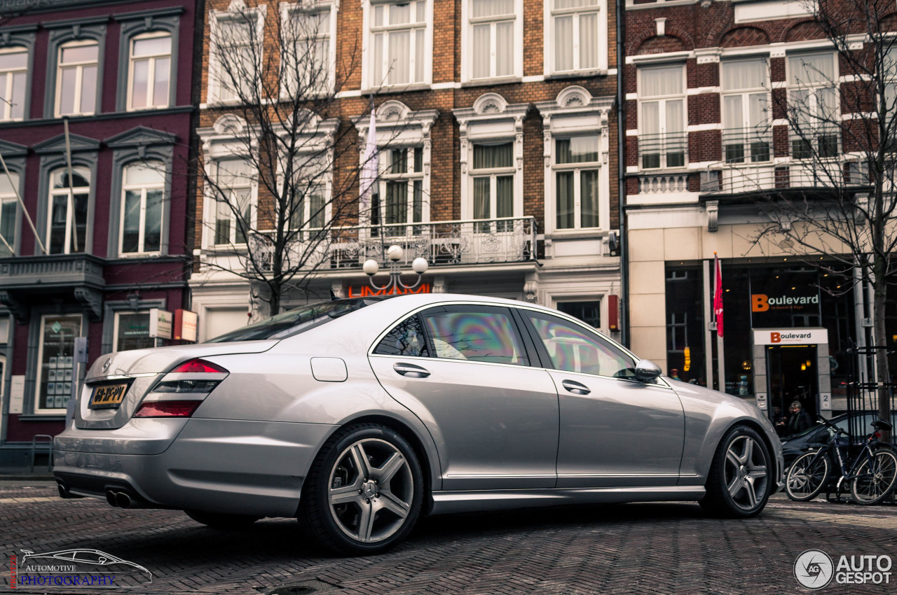 Mercedes-Benz S 65 AMG V221