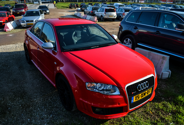 Audi RS4 Sedan