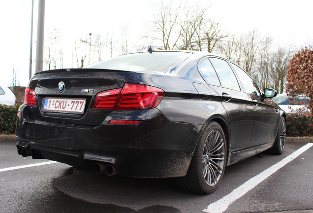 BMW M5 F10 2011