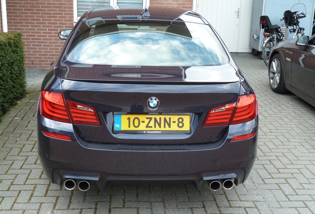 BMW M5 F10 2011