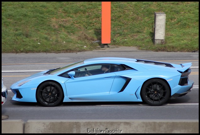 Lamborghini Aventador LP700-4