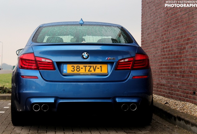 BMW M5 F10 2011