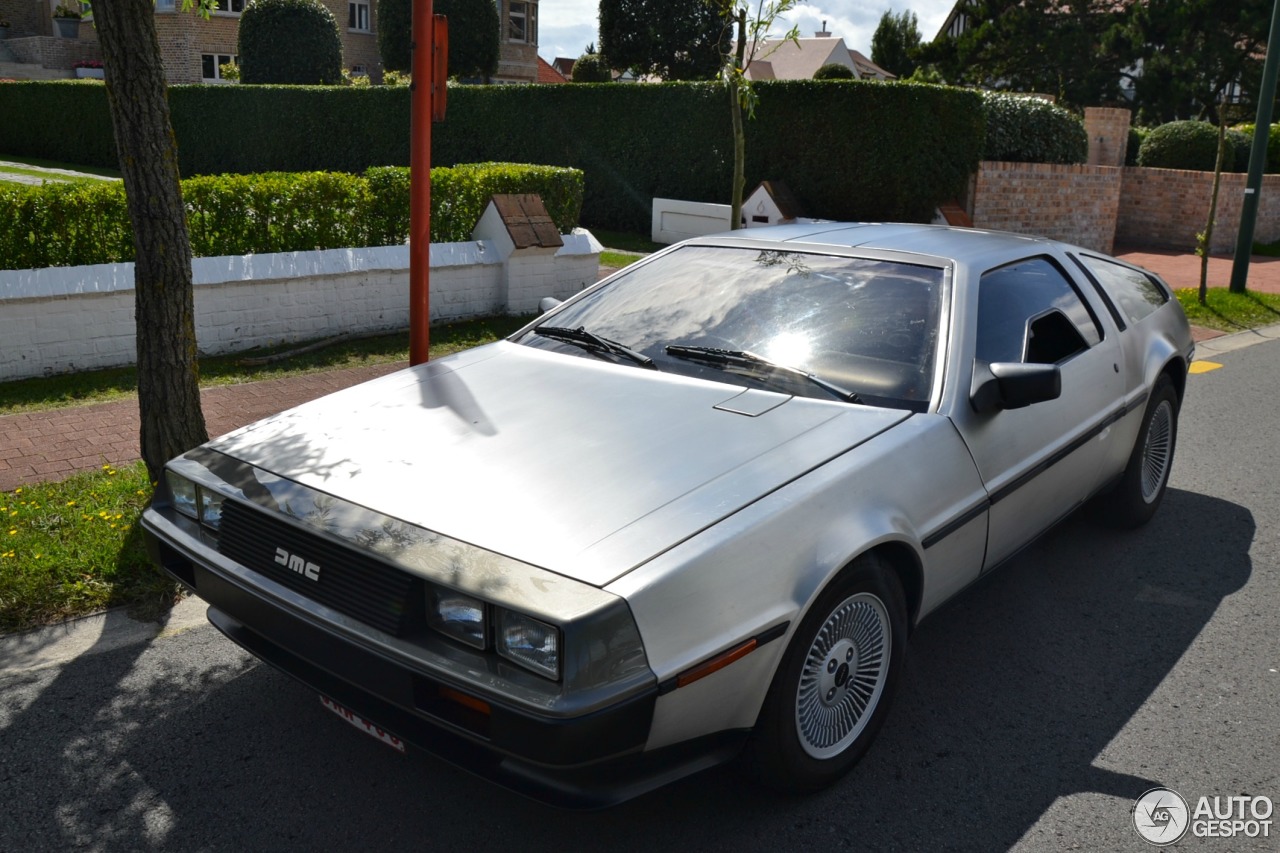 DeLorean DMC-12