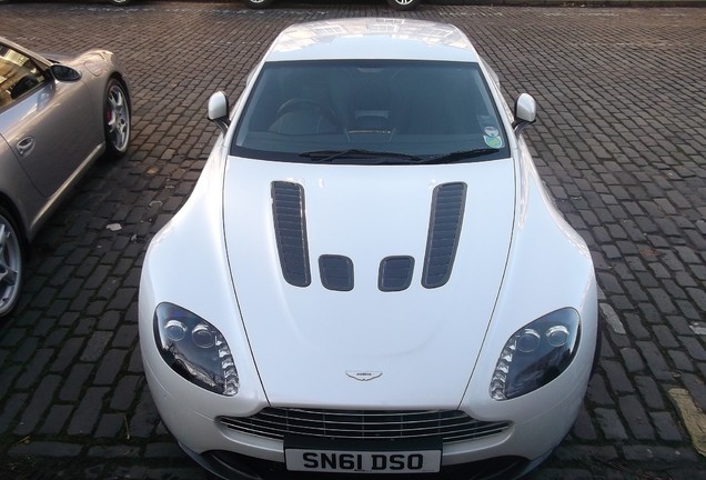 Aston Martin V12 Vantage