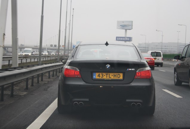 BMW M5 E60 2005