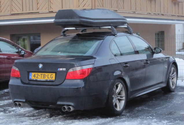 BMW M5 E60 2005