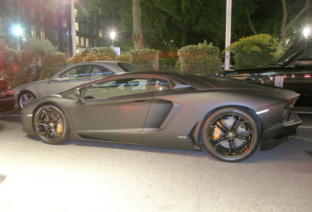 Lamborghini Aventador LP700-4