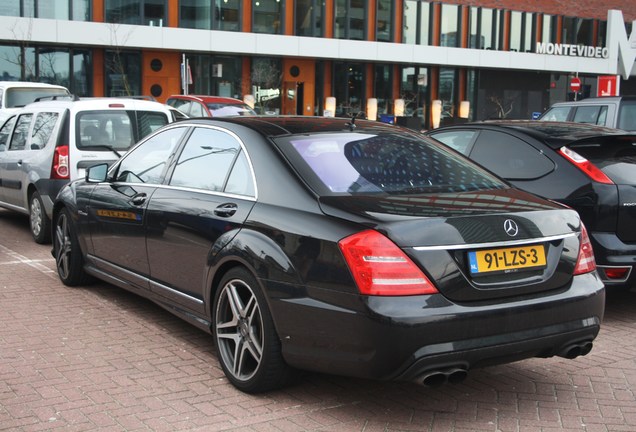 Mercedes-Benz S 65 AMG V221