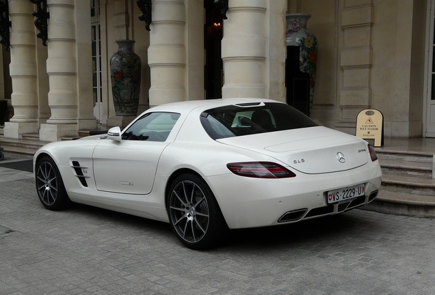 Mercedes-Benz SLS AMG