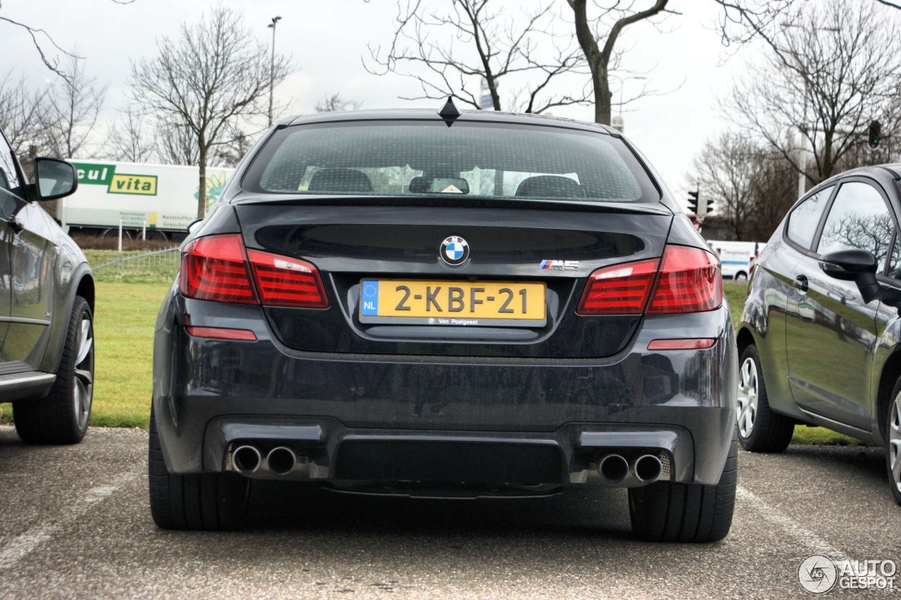 BMW M5 F10 2011