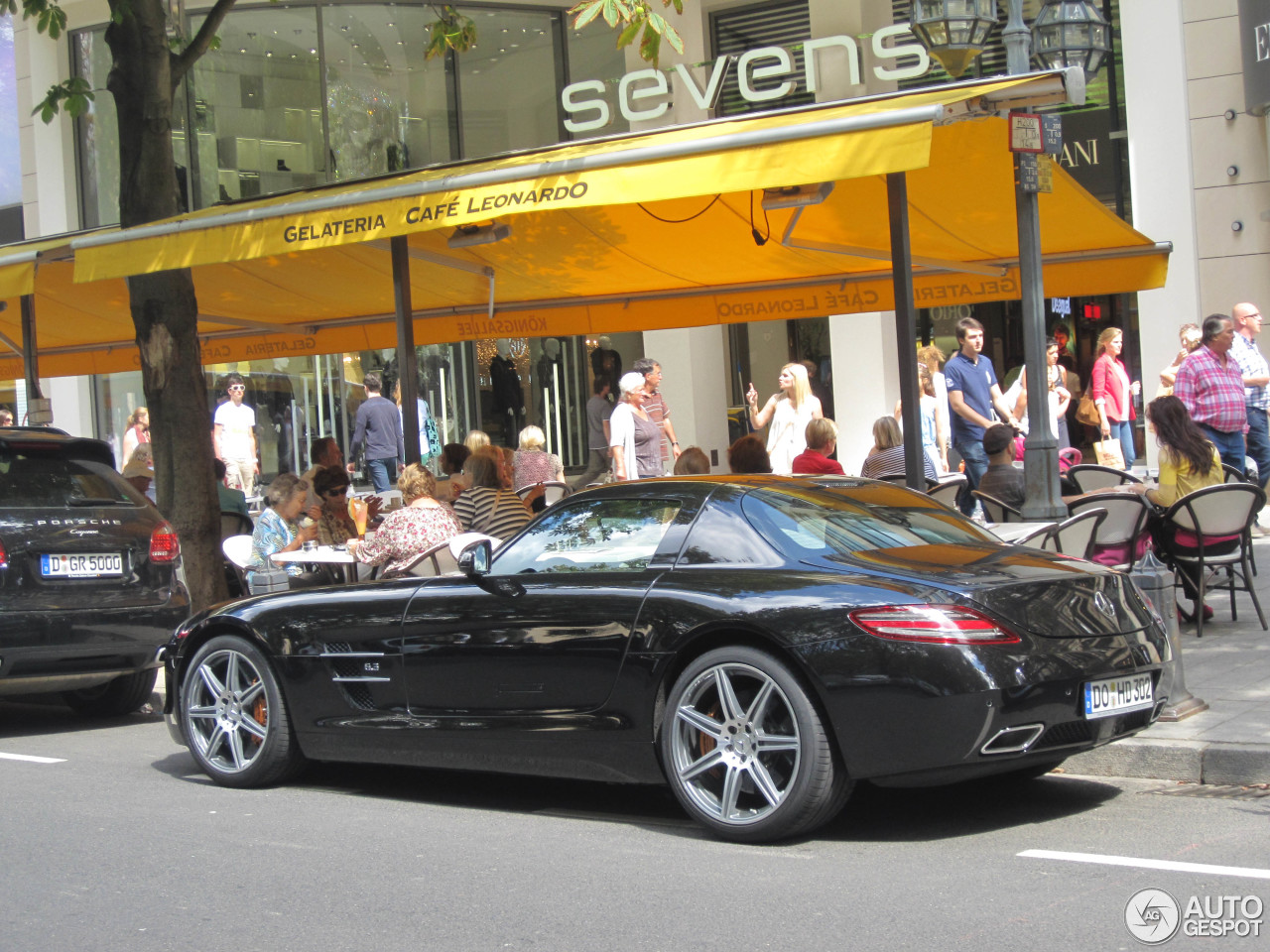 Mercedes-Benz SLS AMG