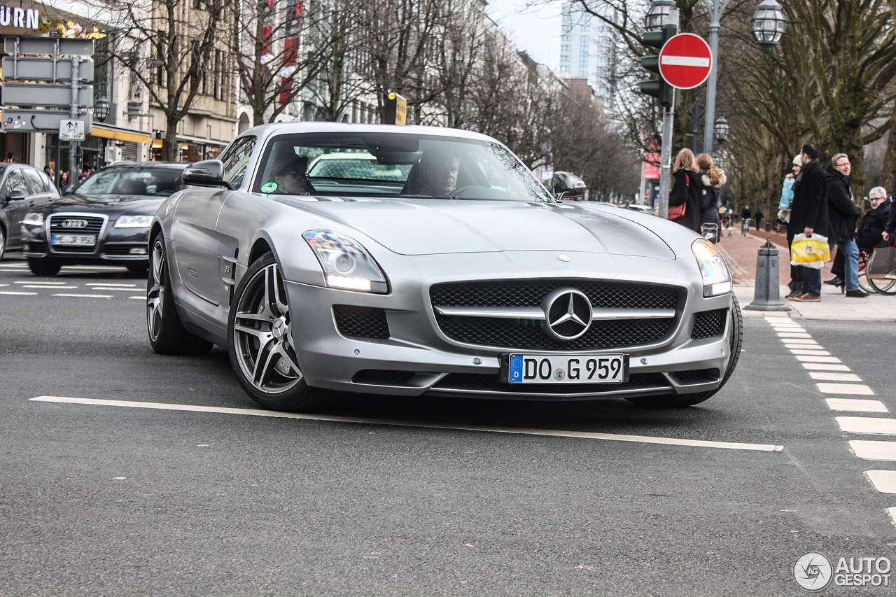 Mercedes-Benz SLS AMG