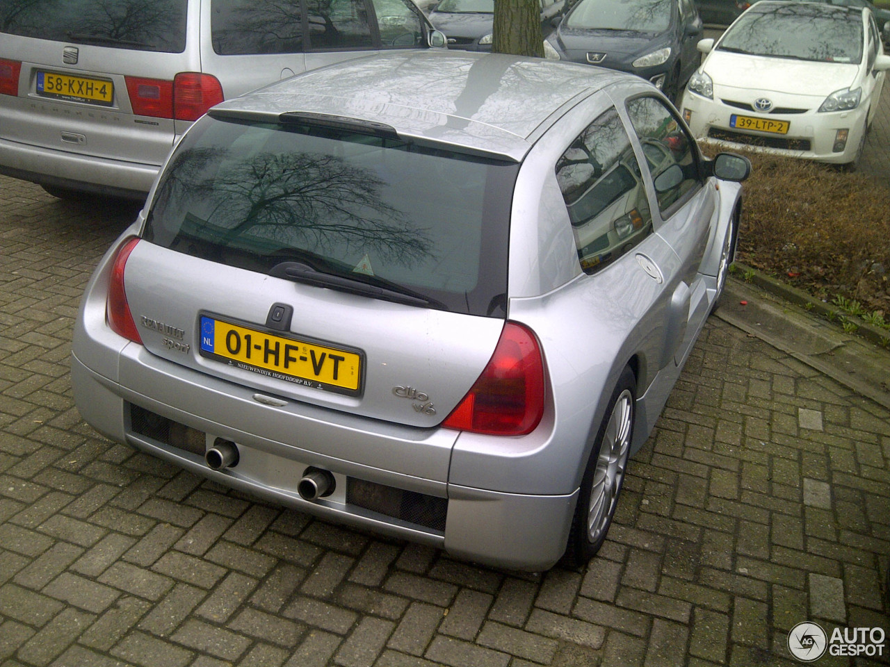 Renault Clio V6