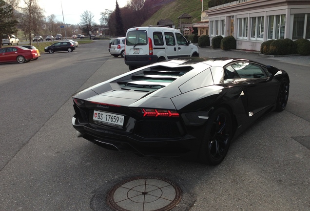 Lamborghini Aventador LP700-4