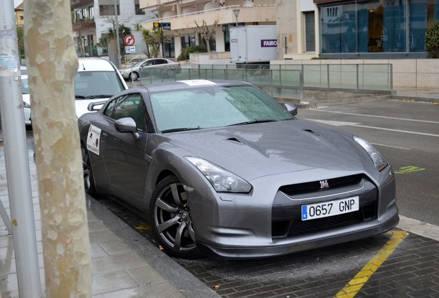 Nissan GT-R