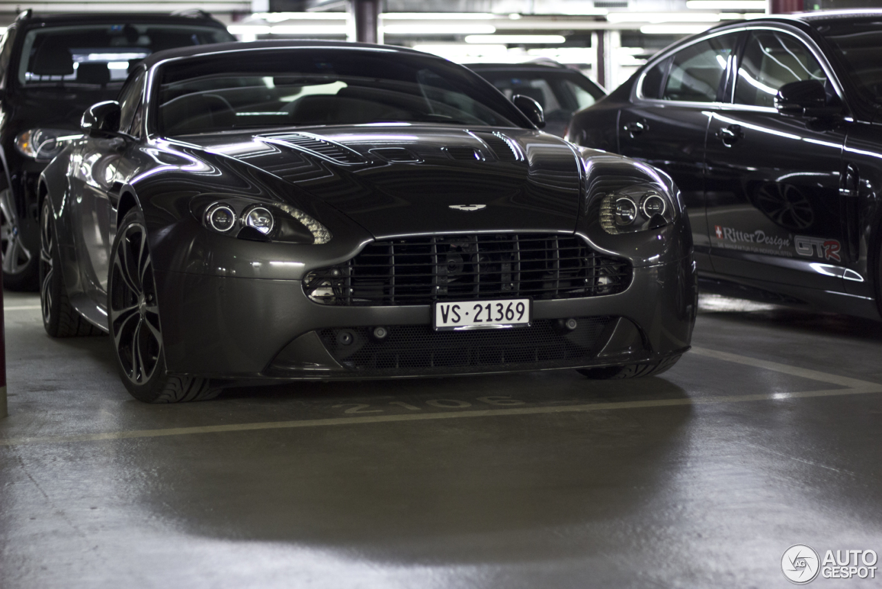 Aston Martin V12 Vantage Roadster