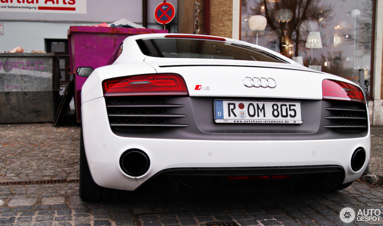 Audi R8 V10 Plus 2013