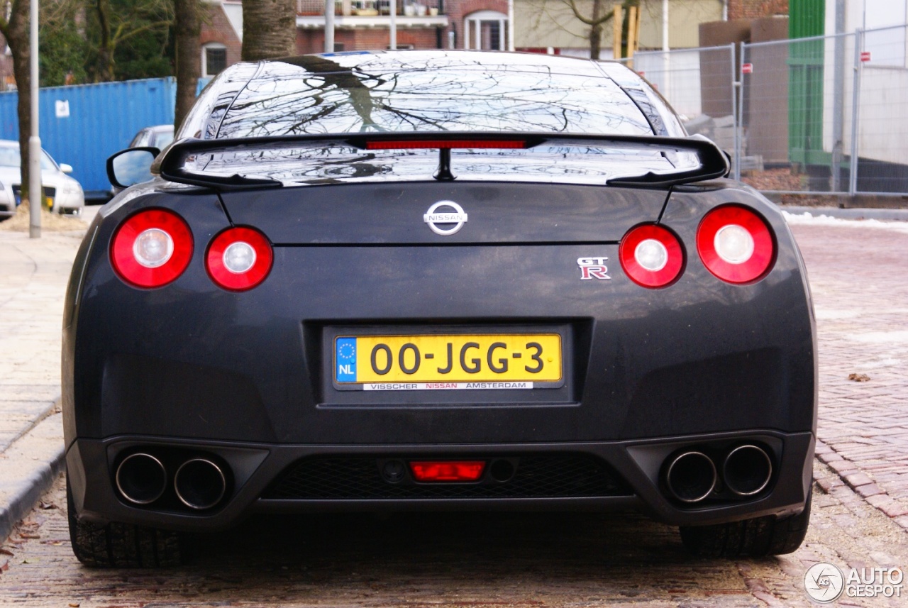 Nissan GT-R